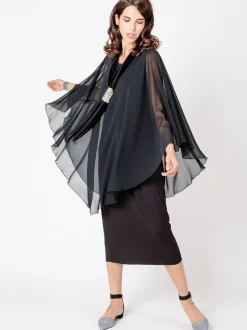 Abito doppio strato con poncho in chiffon