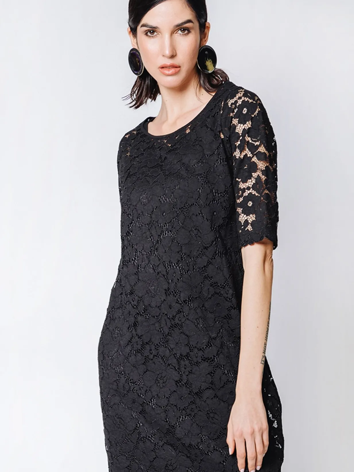 Abito in pizzo macramé NERO