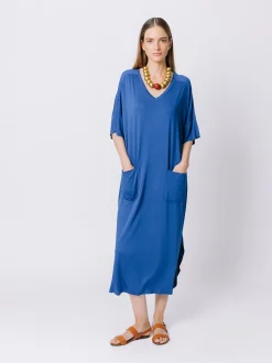 Abito over con inserti di chiffon
