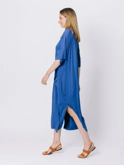 Abito over con inserti di chiffon