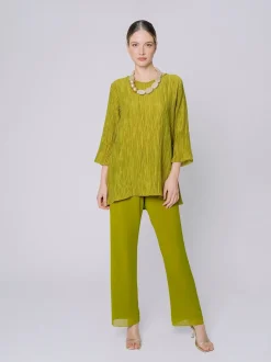 Blusa con lavorazione a rilievo