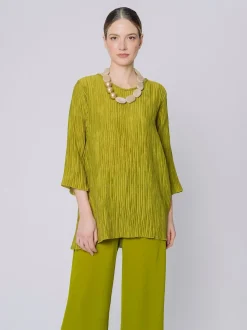 Blusa con lavorazione a rilievo