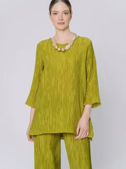 Blusa con lavorazione a rilievo