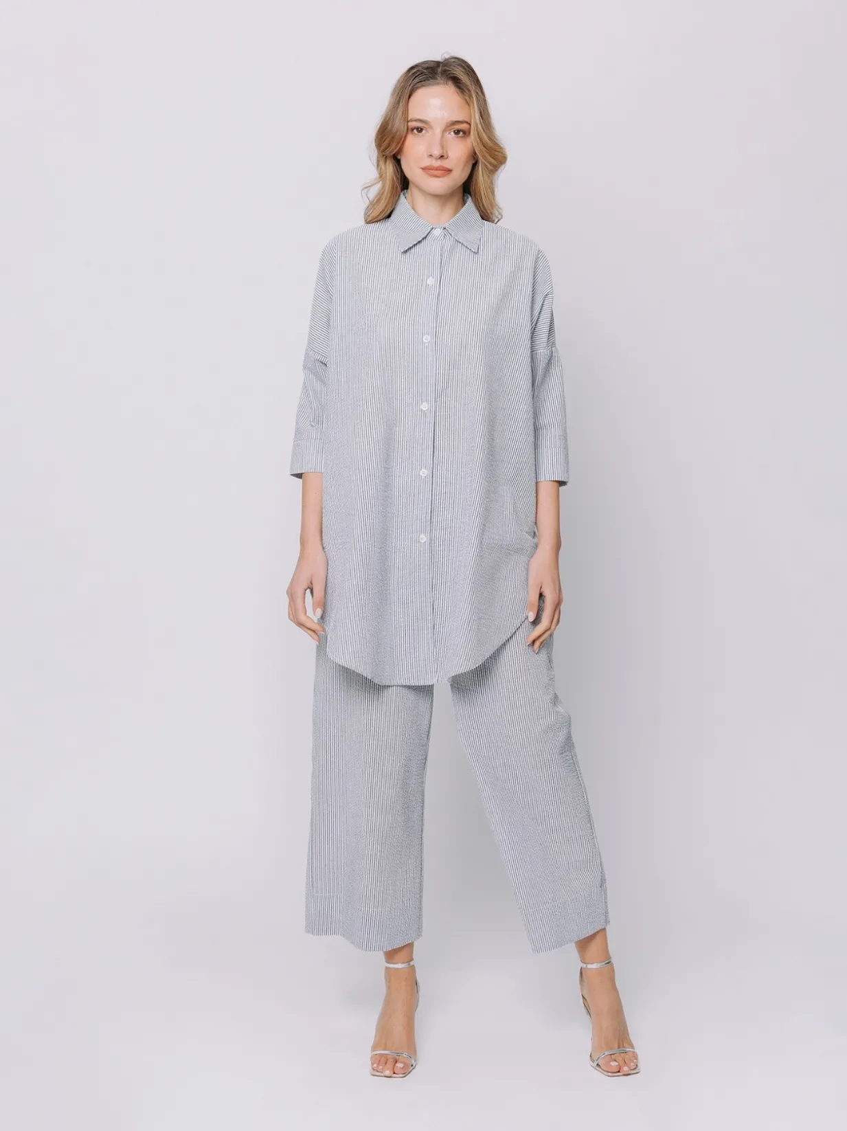 Camicia oversize in seersucker a righe