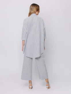 Camicia oversize in seersucker a righe