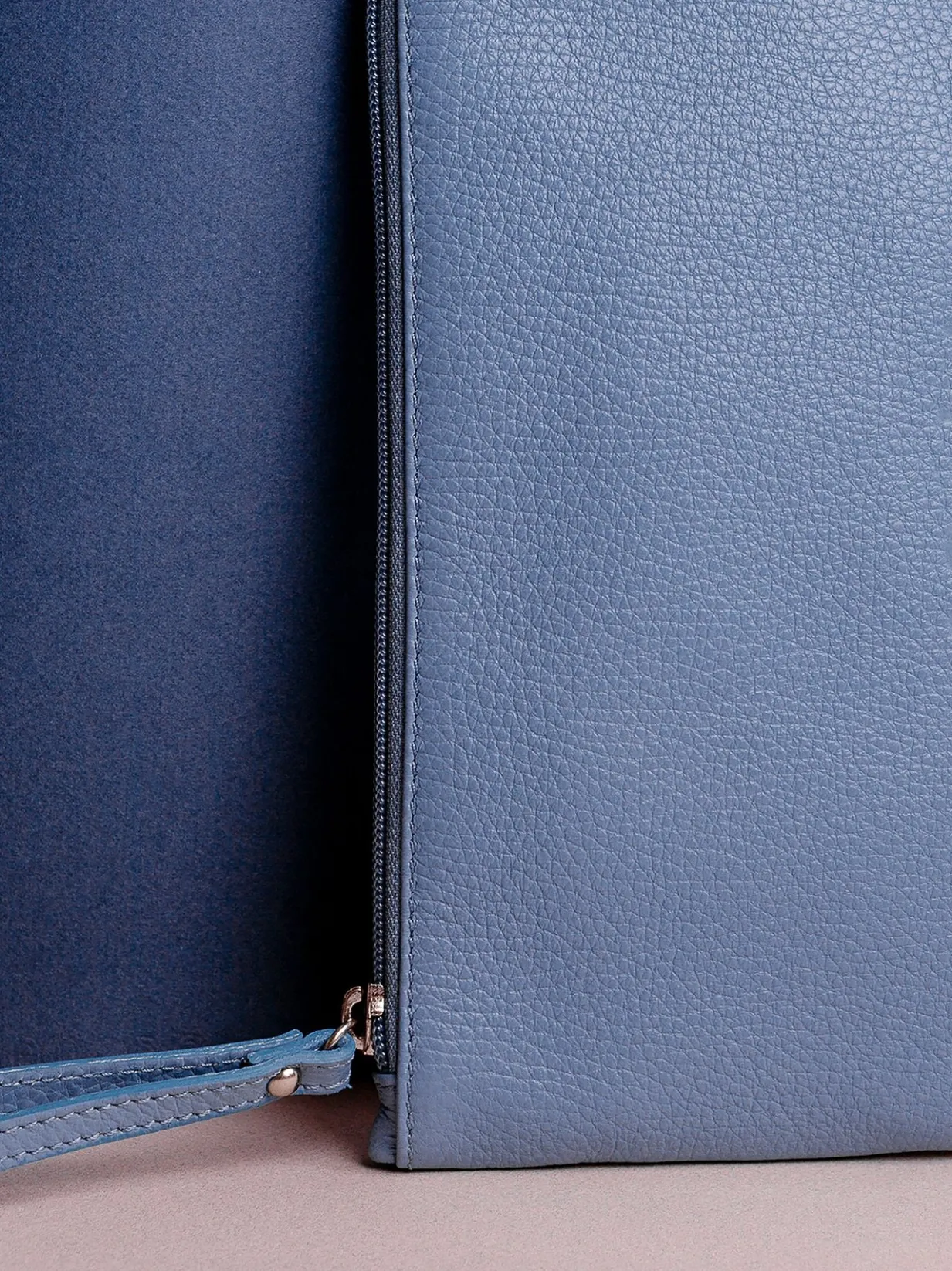 Clutch con logo MARTINO