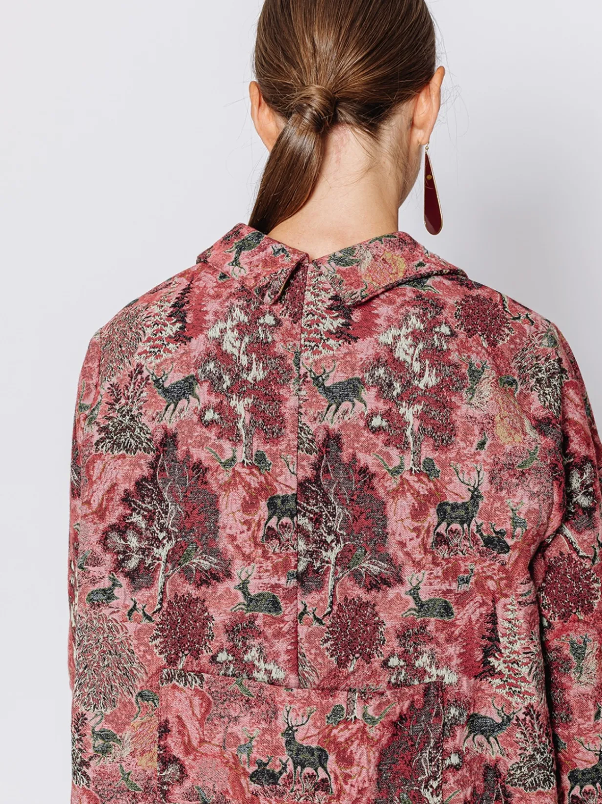 Giacca corta con disegno jacquard
