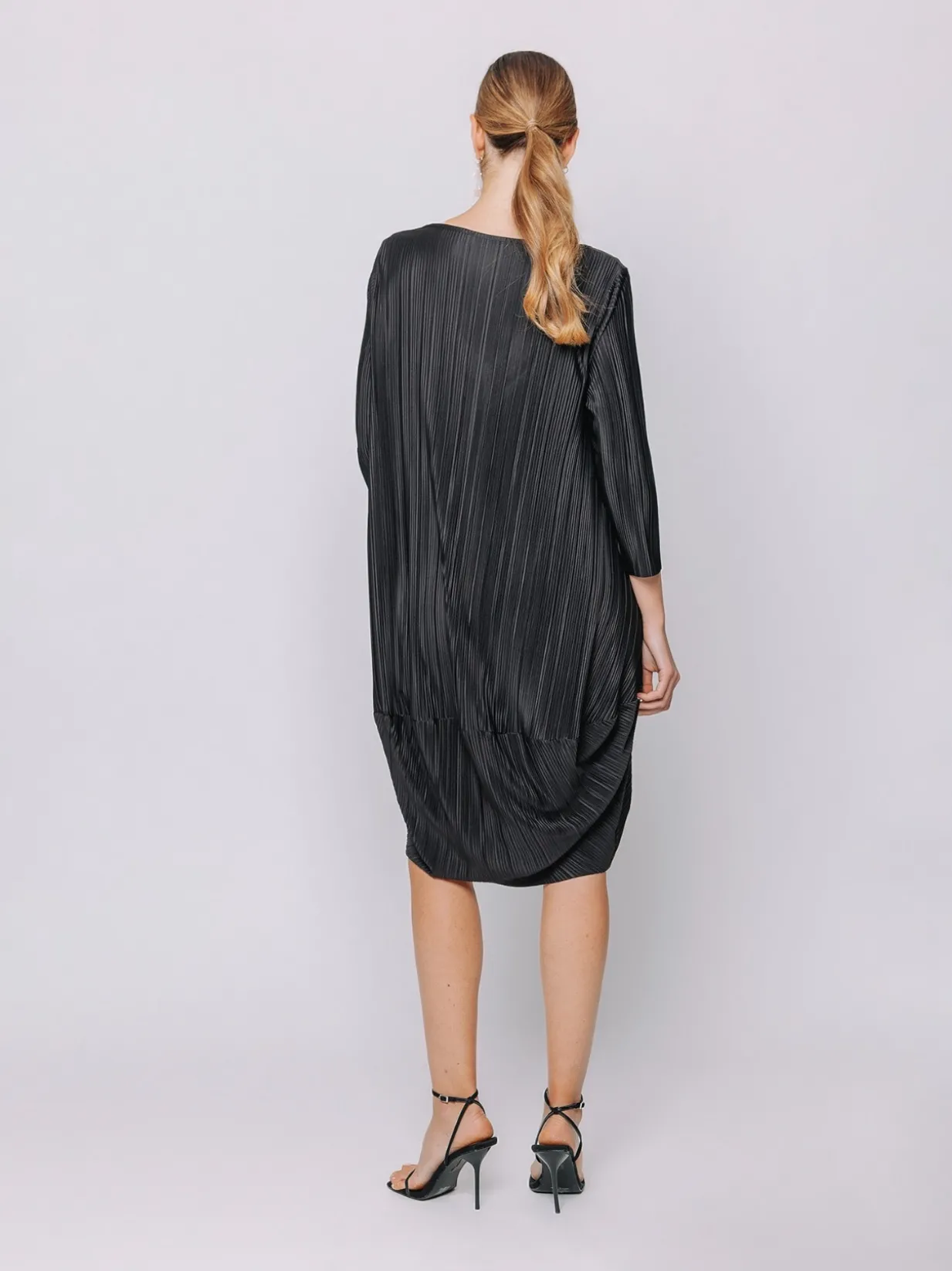 Mini dress in plissé