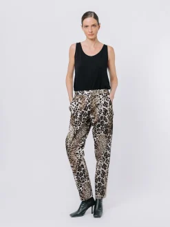 Pantaloni chino in twill di cotone animalier