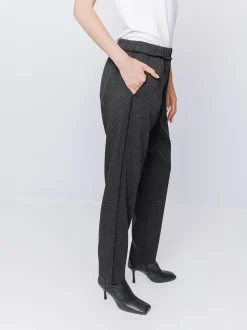 Pantaloni chino melange con cuciture a vista