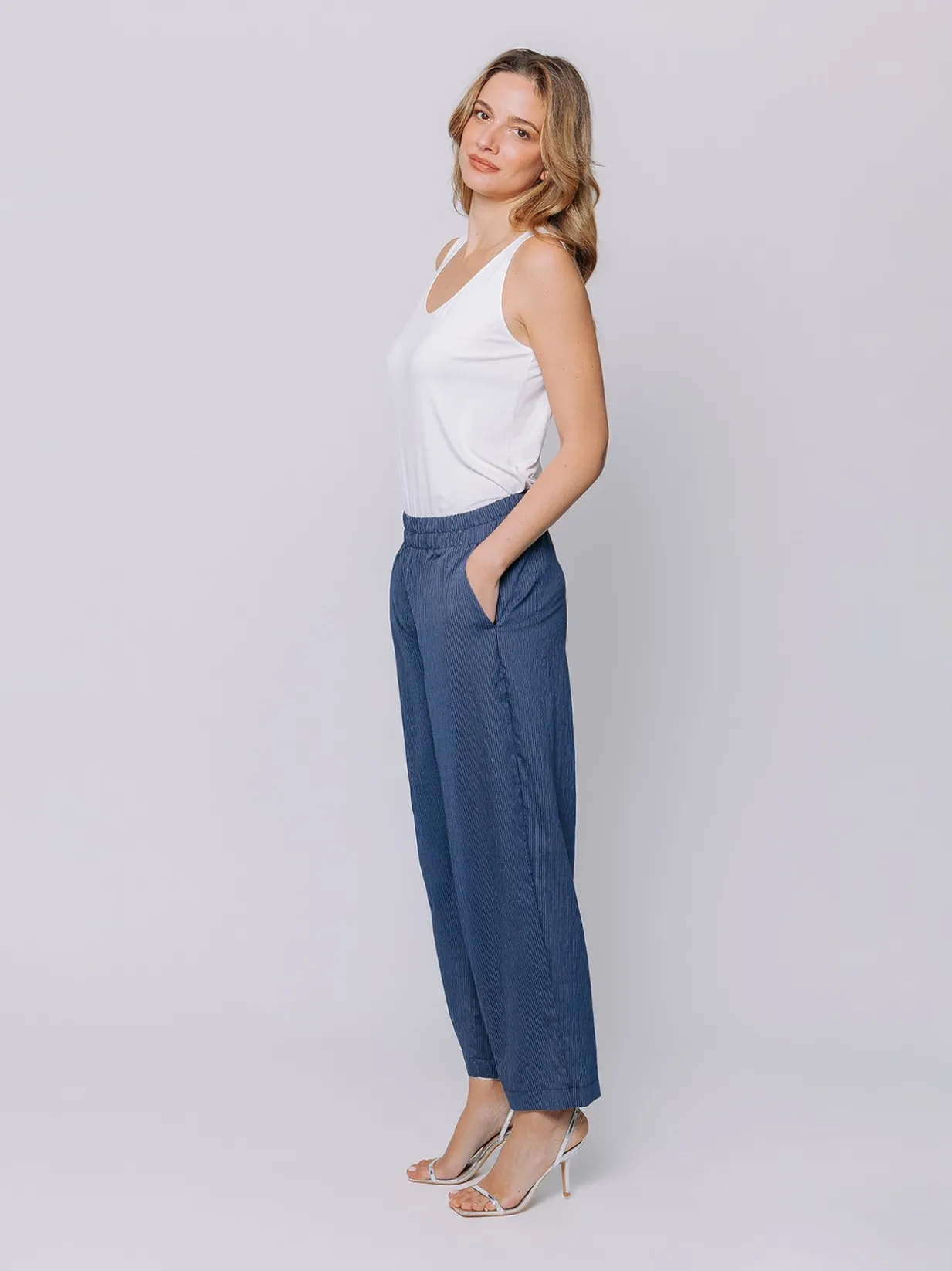 Pantaloni gaucho micro gessati