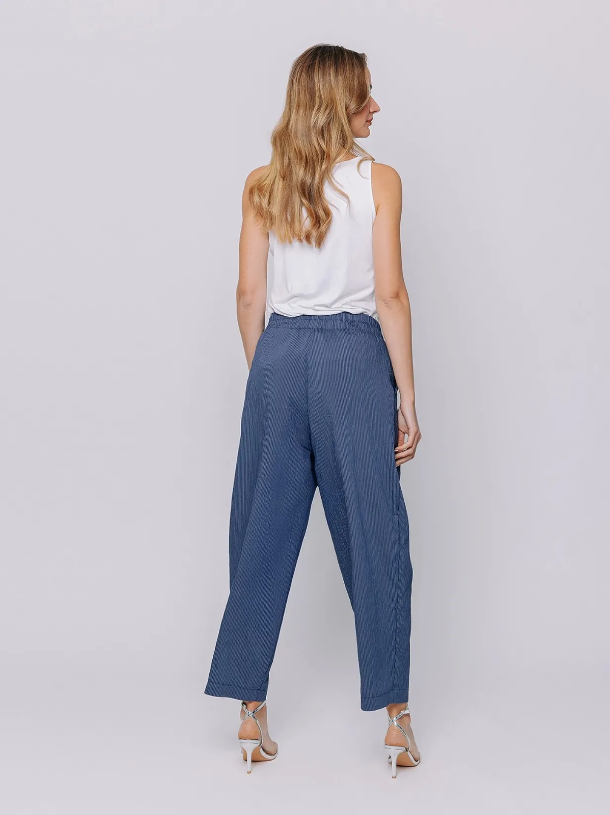 Pantaloni gaucho micro gessati