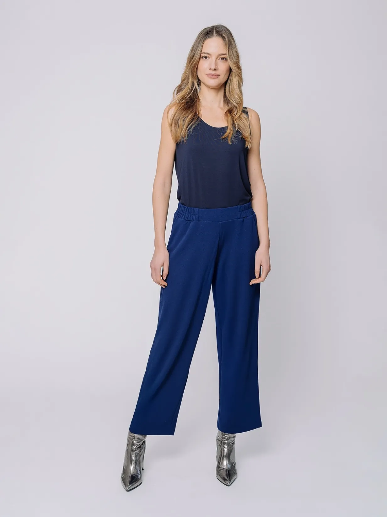 Pantaloni in crepe affusolati