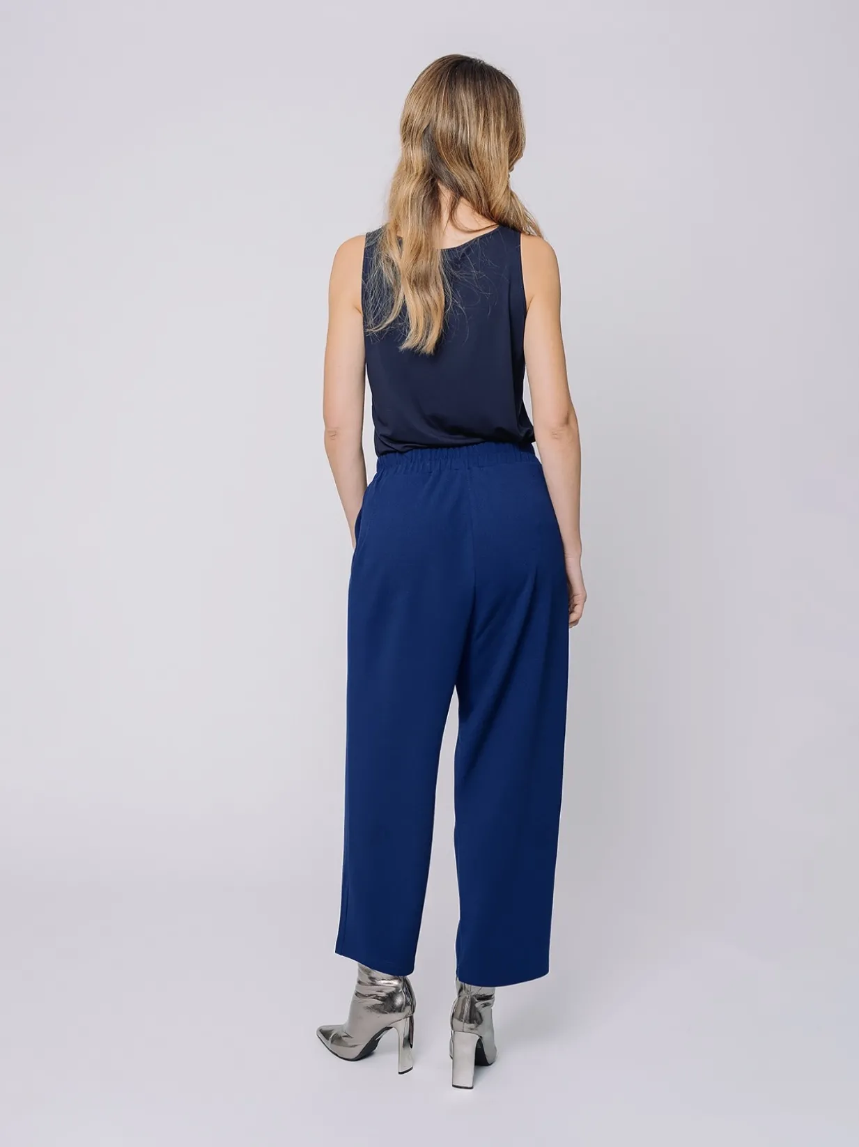 Pantaloni in crepe affusolati