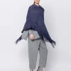 Poncho con cappuccio e frange