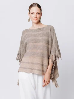 Poncho in maglia con frange