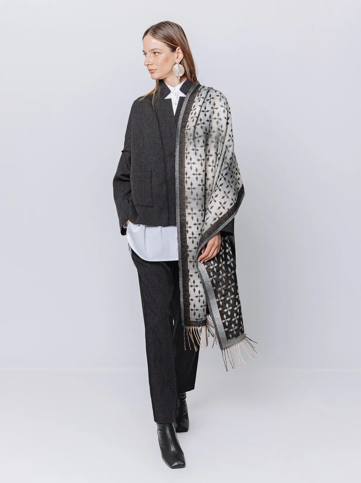 Sciarpa Jacquard con Motivo Geometrico e Frange