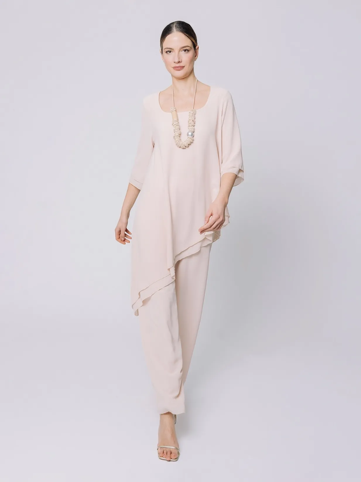 T-shirt asimmetrica in chiffon