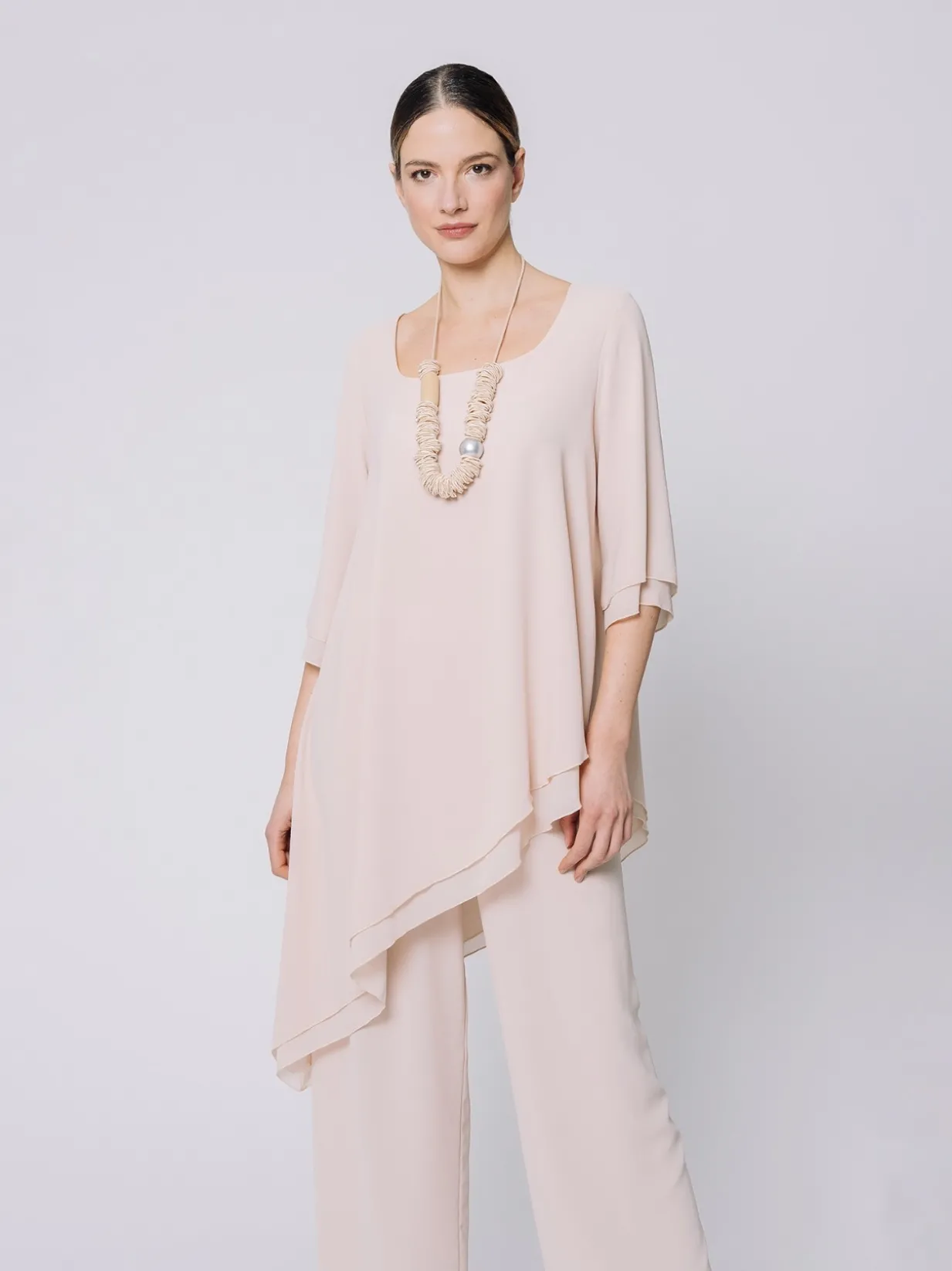 T-shirt asimmetrica in chiffon
