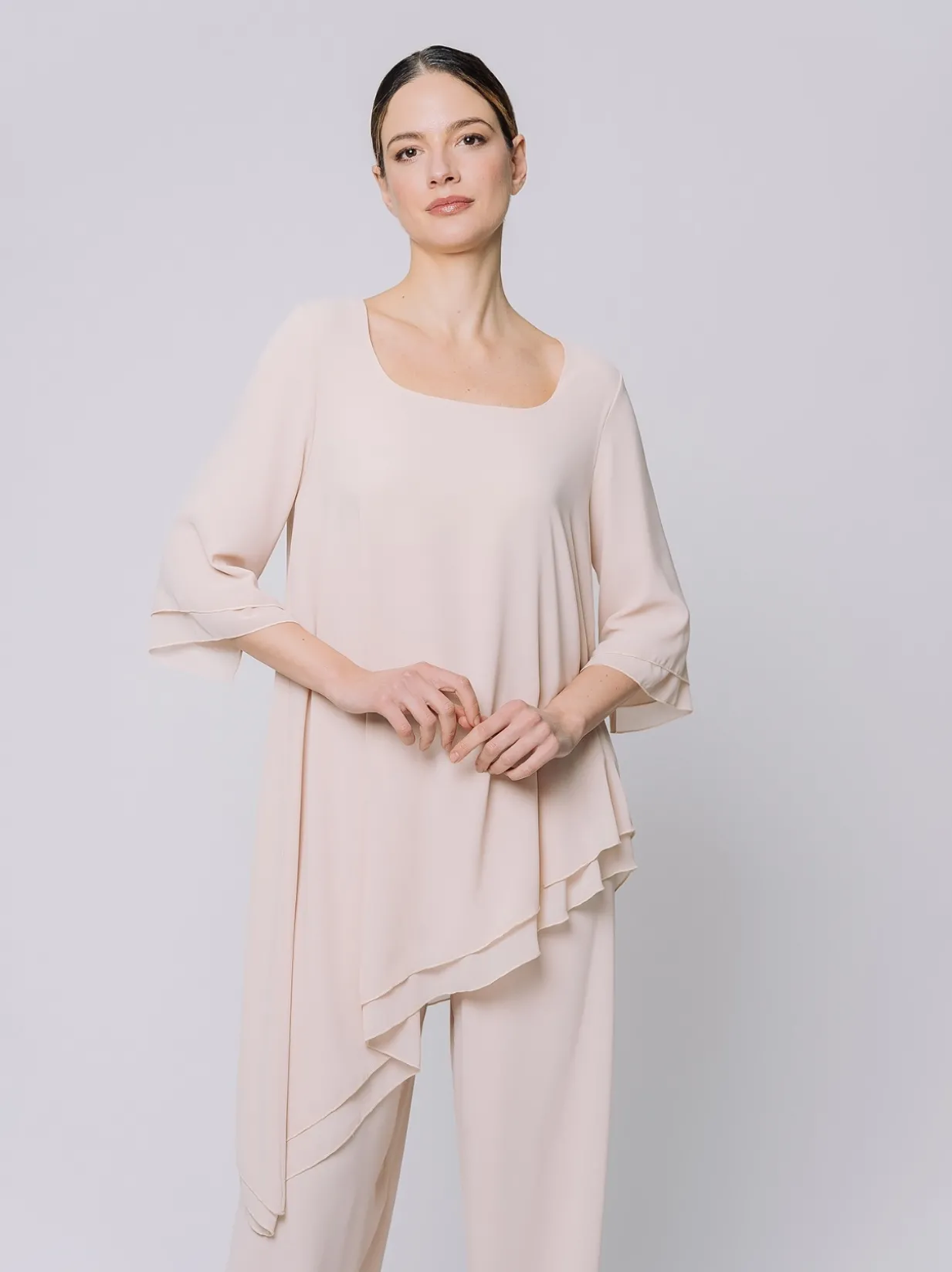 T-shirt asimmetrica in chiffon