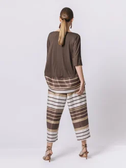 T-shirt ovetto con inserto laminé rigato